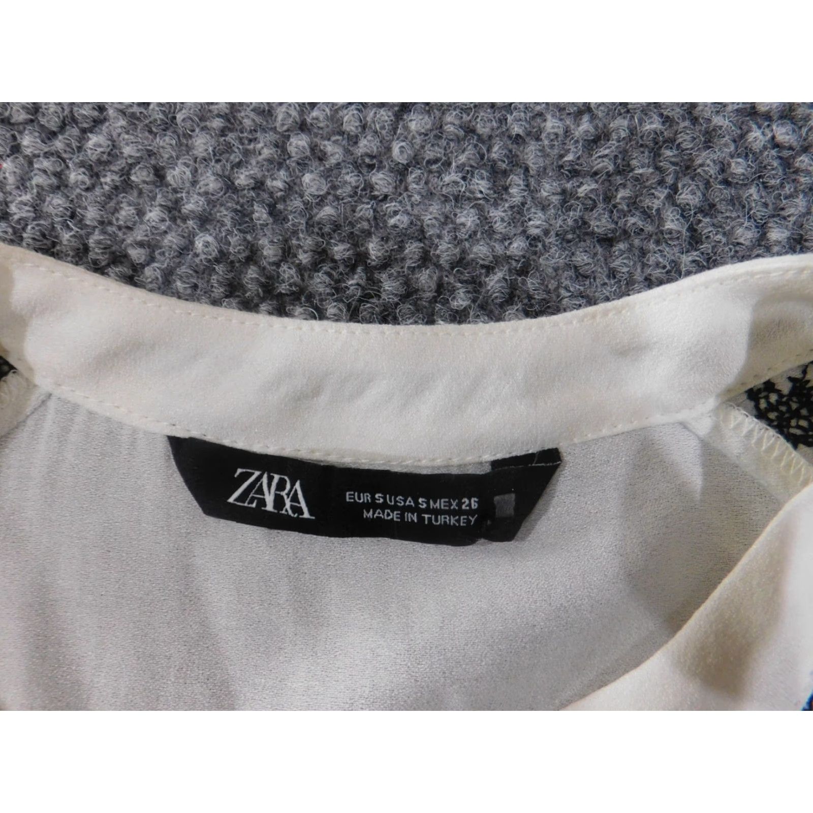 Zara Zara Womens Button-Up Shirt V-Neck Geometric White Small Casual Long Sleeve Regular Fit Stretch Knit Viscose Basic Summer Winter Womens Size S / US 4 / IT 40 - 5 Thumbnail
