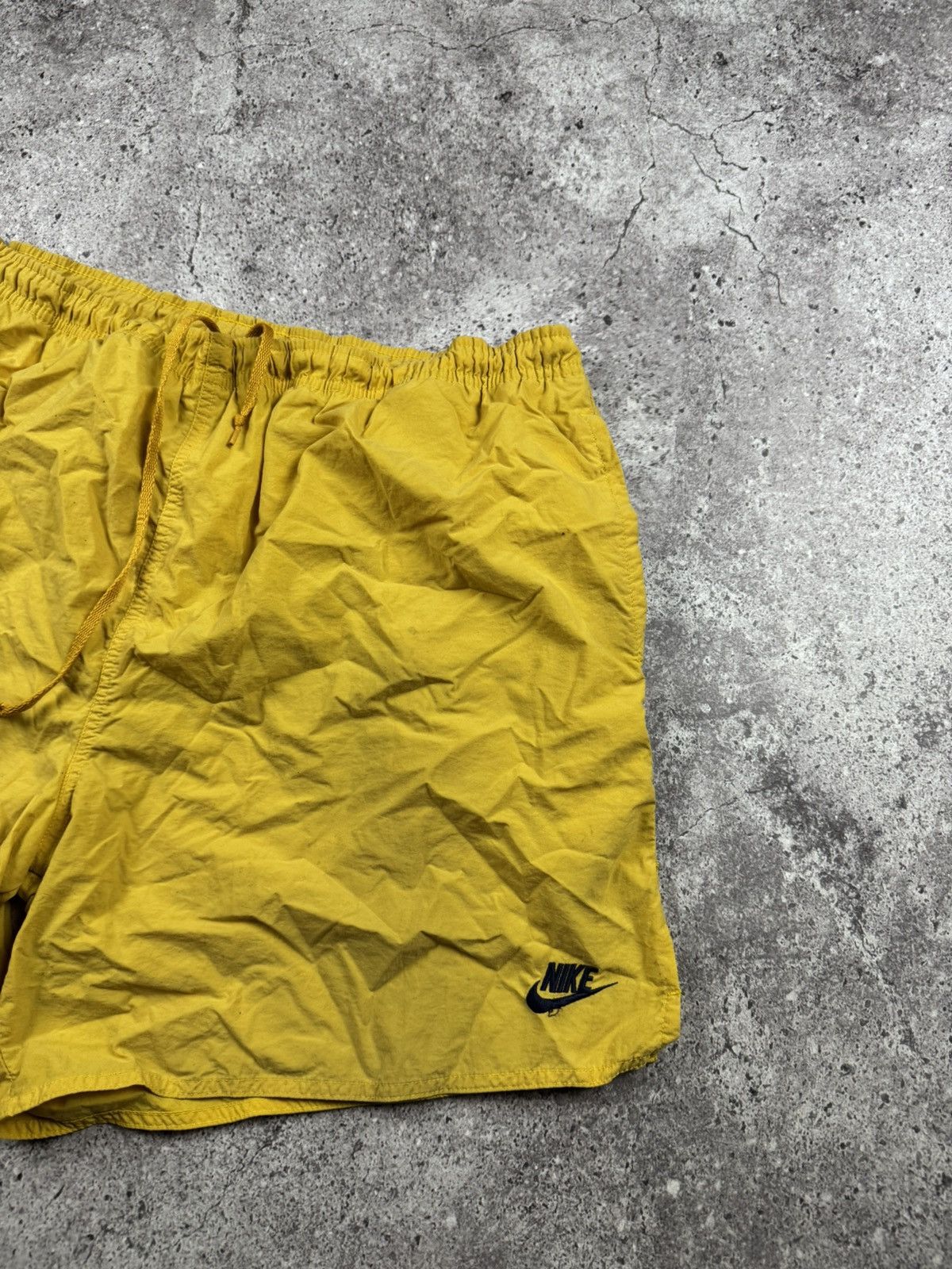 Nike NIKE VINTAGE BIG SWOOSH NYLON SHORTS 90’S JAPANESSE Y-3 Size US 36 / EU 52 - 2 Thumbnail