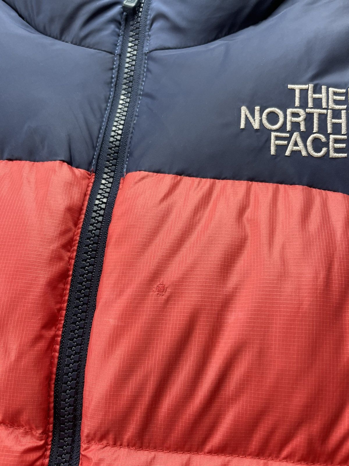 The North Face × Vintage The North Face 700 Down Puffer Vest Red Goose Down Korea Size US M / EU 48-50 / 2 - 5 Thumbnail