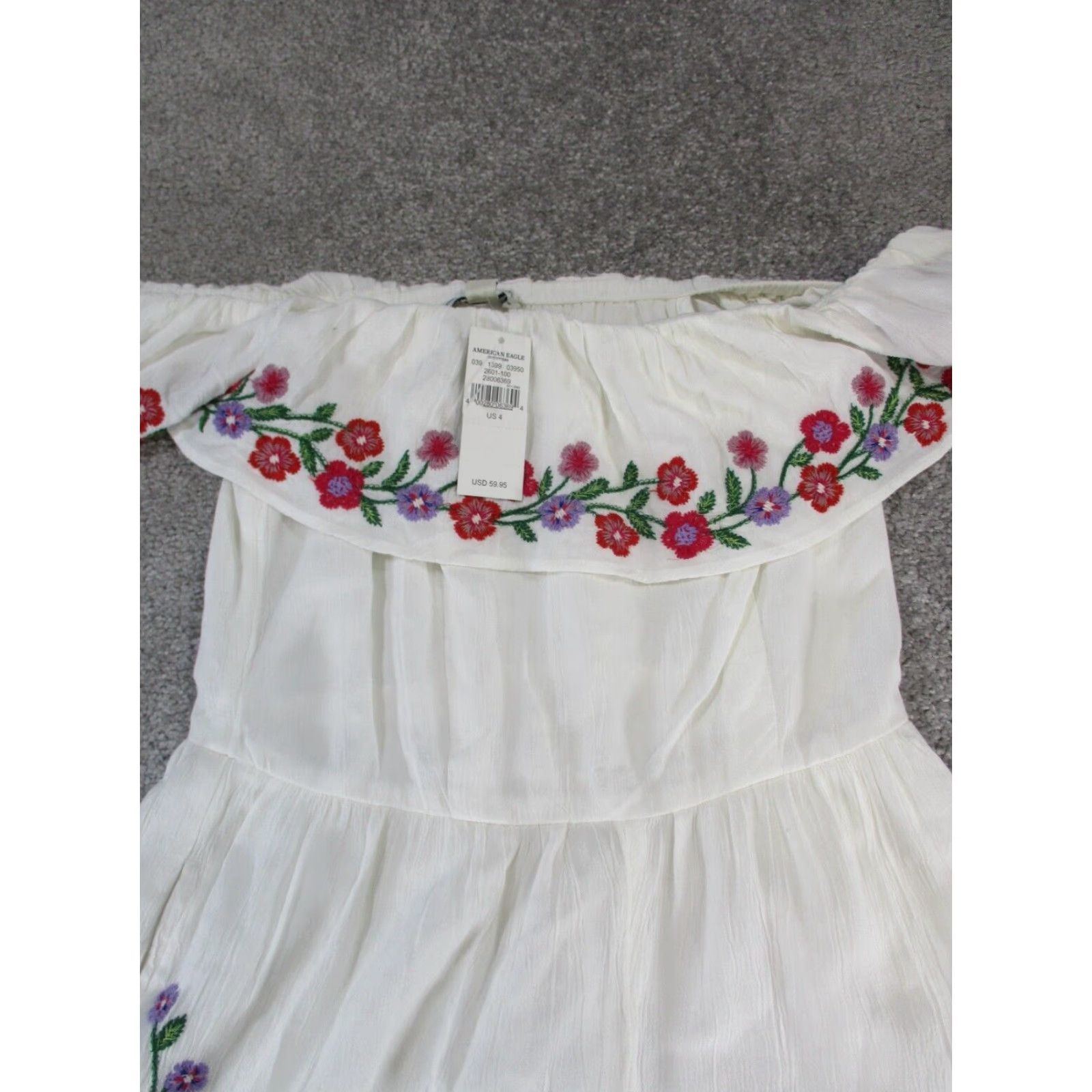 American Eagle Outfitters American Eagle Outfitters Womens Romper Floral Embroidered White Red Size 4 Size 27" / US 4 / IT 40 - 2 Thumbnail