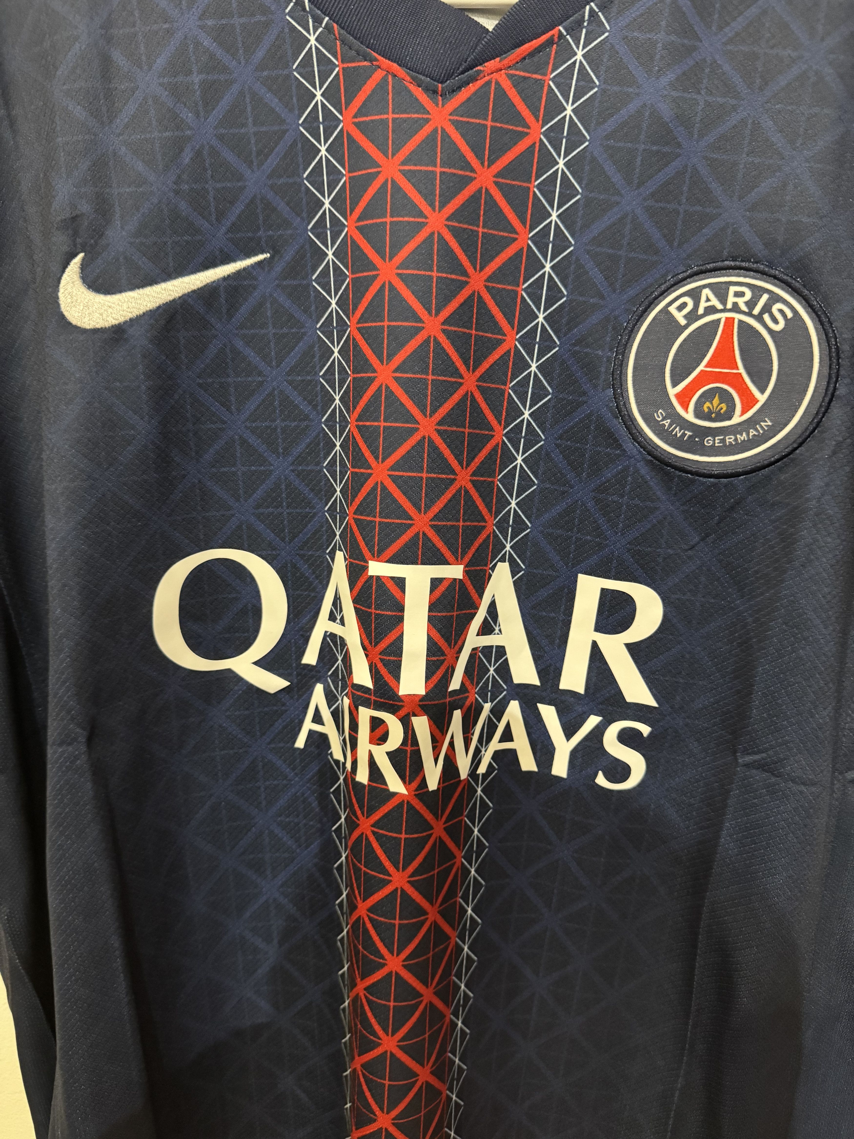 Other PSG Home Soccer Jersey NWT Size US XL / EU 56 / 4 - 2 Thumbnail