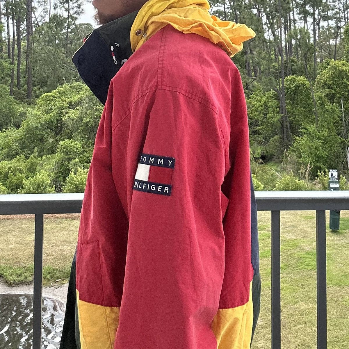 Tommy Hilfiger Vintage Tommy Hilfiger Jacket – Size Large Size US L / EU 52-54 / 3 - 3 Thumbnail
