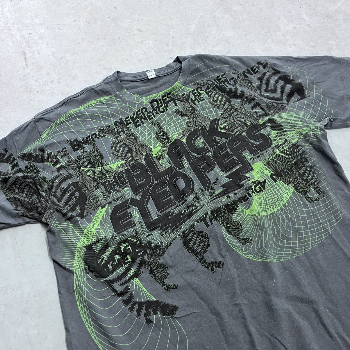 Rap Tees × Vintage Y2K The Black Eyed Peas The Energy Never Dies XL AOP Rap Tee Size US XL / EU 56 / 4 - 2 Thumbnail
