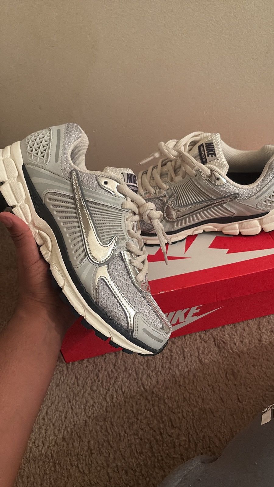 Nike Nike zoom vomero 5 Size US 8 / EU 41 - 1 Thumbnail
