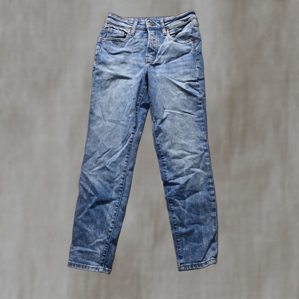Old Navy VINTAGE Old Navy Jeans Blue Distressed Straight Adult Regular 0 Regular 27in Inseam 5-Pocket Denim Women’s Jeans 2000s? Size 25" / US 0 / IT 36 - 1 Thumbnail