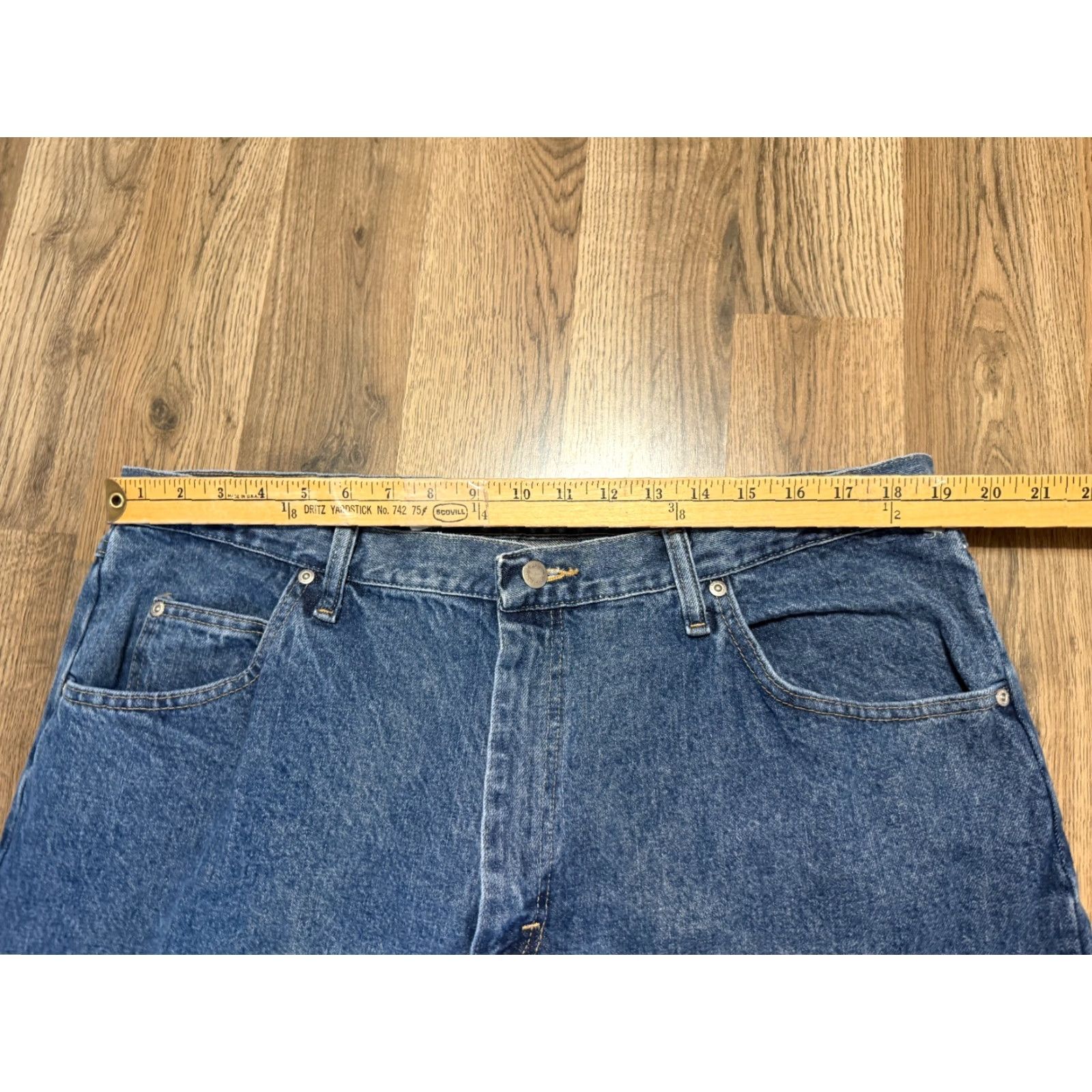 Wrangler Wrangler Jeans Men 40x30 Blue Denim Straight Leg Medium Wash Regular Waist 5-Pocket Design Inseam 30in Jeans Size US 40 / EU 56 - 6 Thumbnail