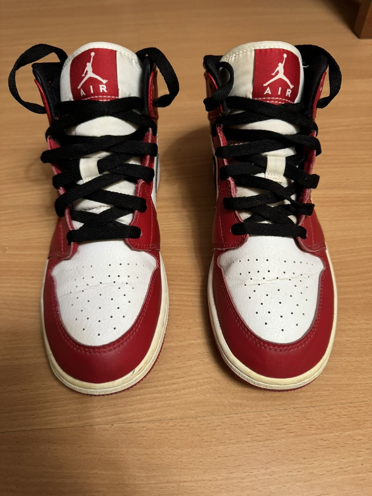 Jordan Brand Air Jordan 1 Mid Retro Size US 6 / EU 39 - 1 Thumbnail
