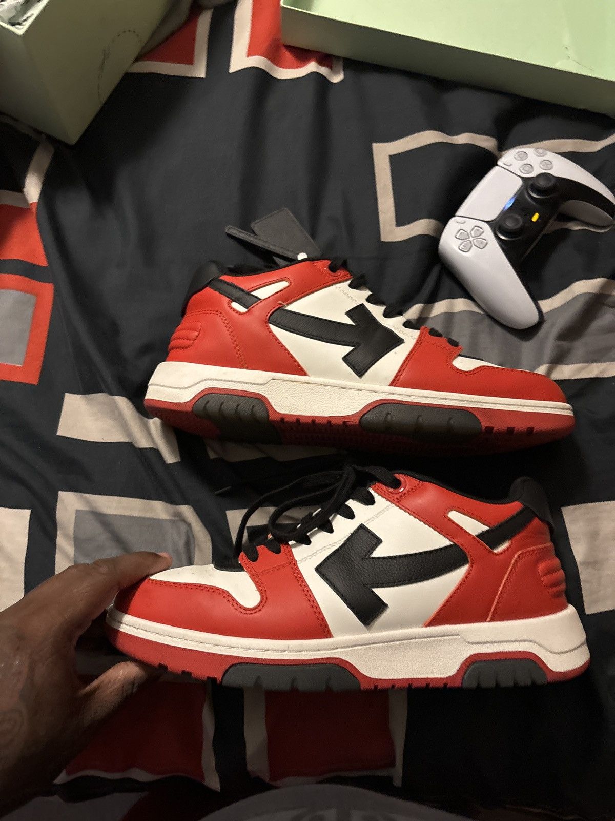 Off-White Black and red off whites Size US 9 / EU 42 - 2 Thumbnail