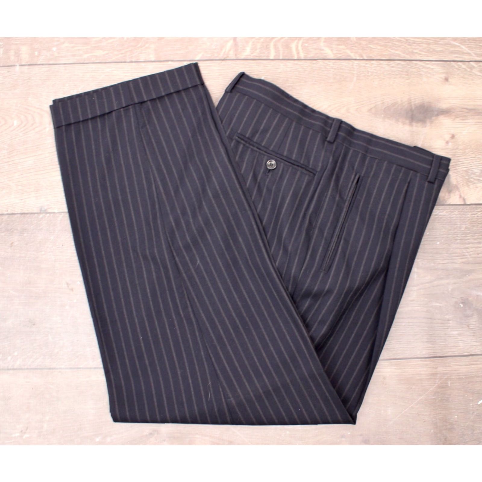Armani VINTAGE Armani Suit Mens 2 PC Navy Blue Pinstripe Wool Wool 44R 48 Chest 44 Regular Mens Size 44R - 6 Thumbnail