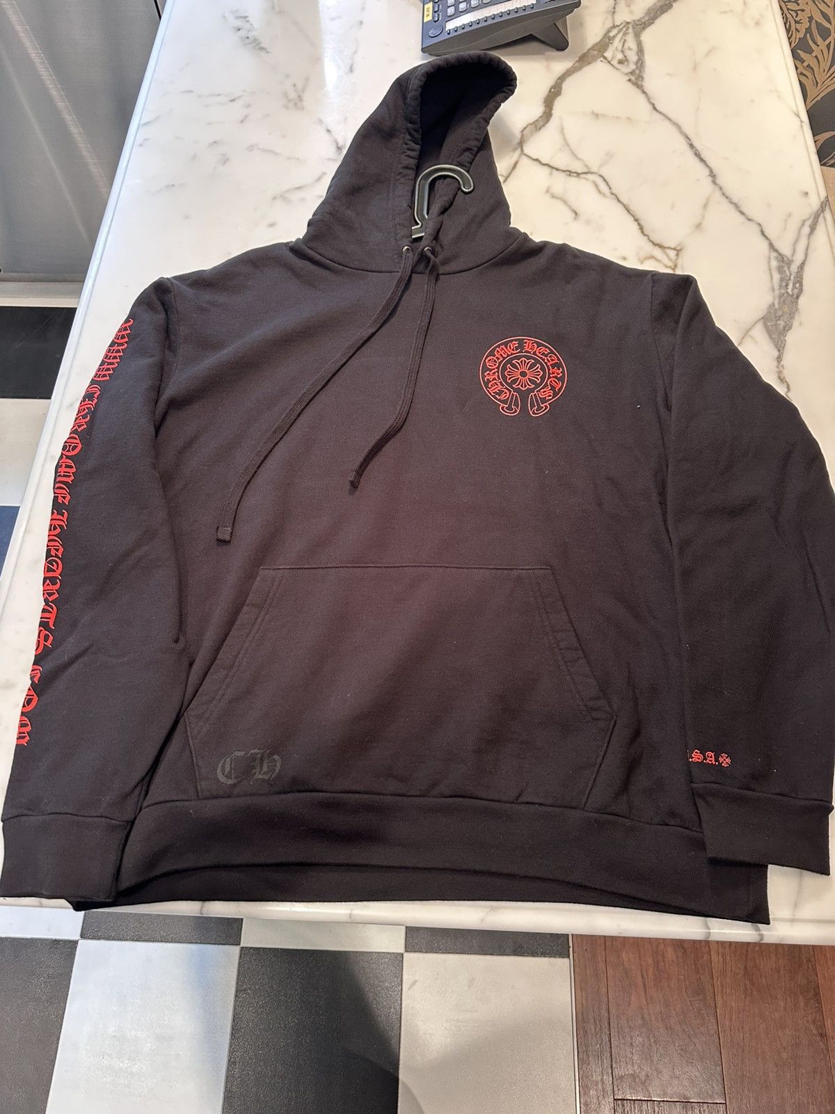 Chrome Hearts Chrome Hearts Online Exclusive Horseshoe Hoodie Black Red Size US XL / EU 56 / 4 - 1 Thumbnail