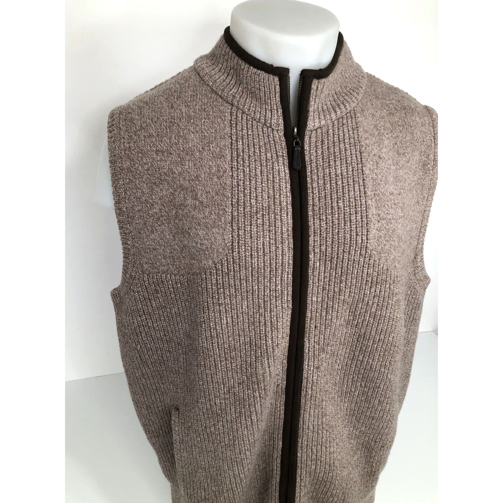 Vintage L.L. Bean Sweater Vest Knit Mens L Brown Wool 100% Merino L Size US L / EU 52-54 / 3 - 3 Thumbnail