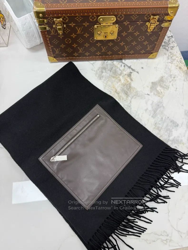 Hermes Hermes 100% Cashmere Pocket Scarf with Silk Patterned Lini Size ONE SIZE - 2 Thumbnail