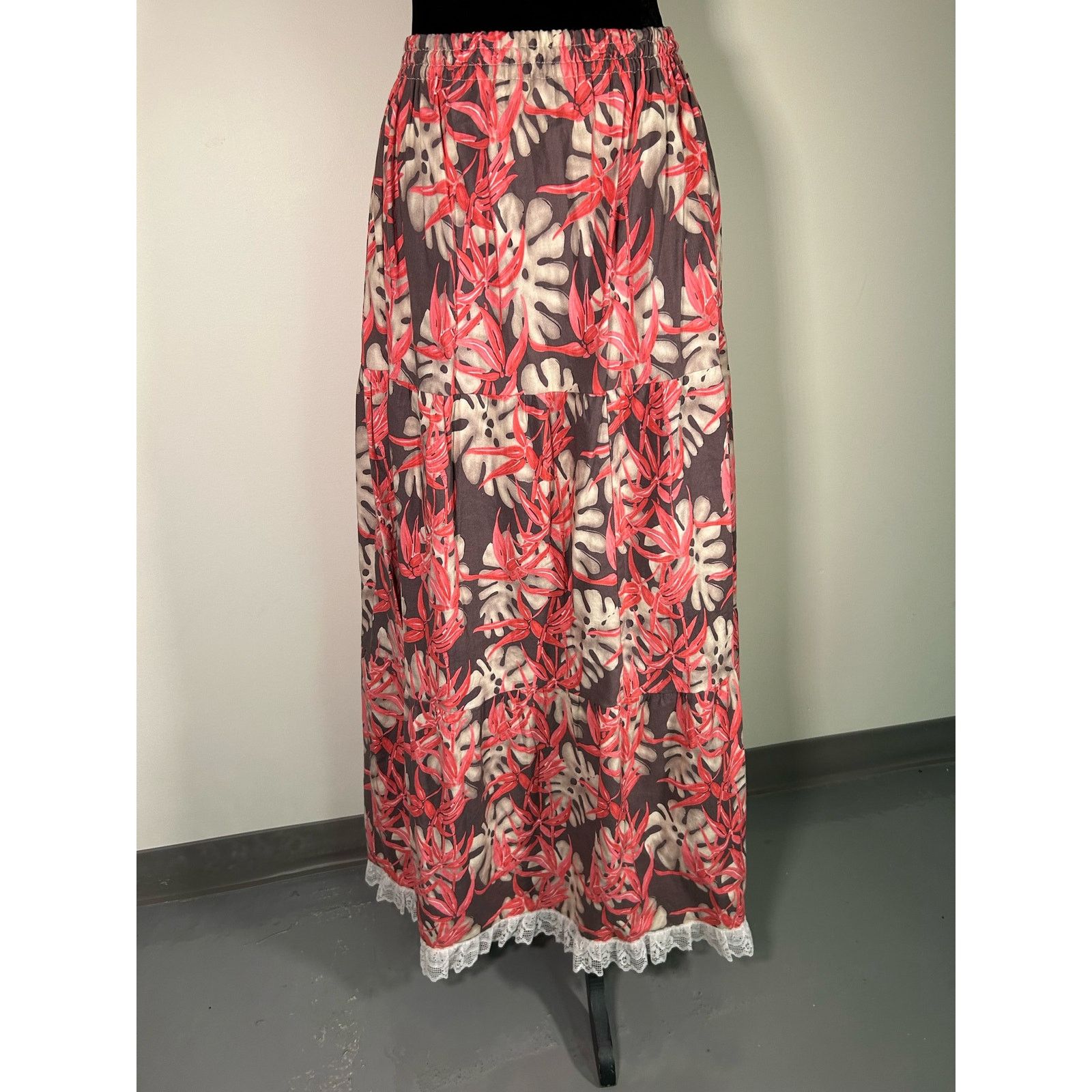 Other Flamenco hand made two piece set. trimming. Cropped top. M Size 26" / US 2 / IT 38 - 4 Thumbnail