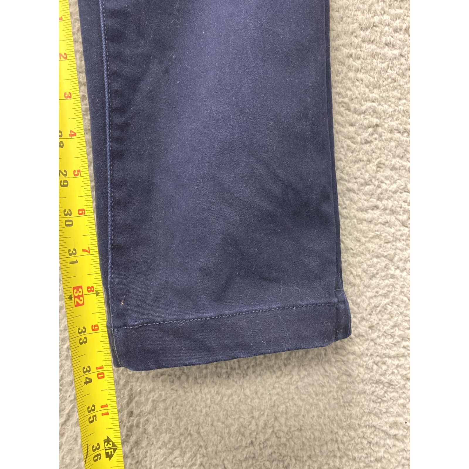 Banana Republic VINTAGE? No. Banana Republic Pants Men Chino Casual 33x34 Navy Blue Regular Straight Leg 34 Inseam Preppy Mens 107-28 Size US 33 - 5 Thumbnail