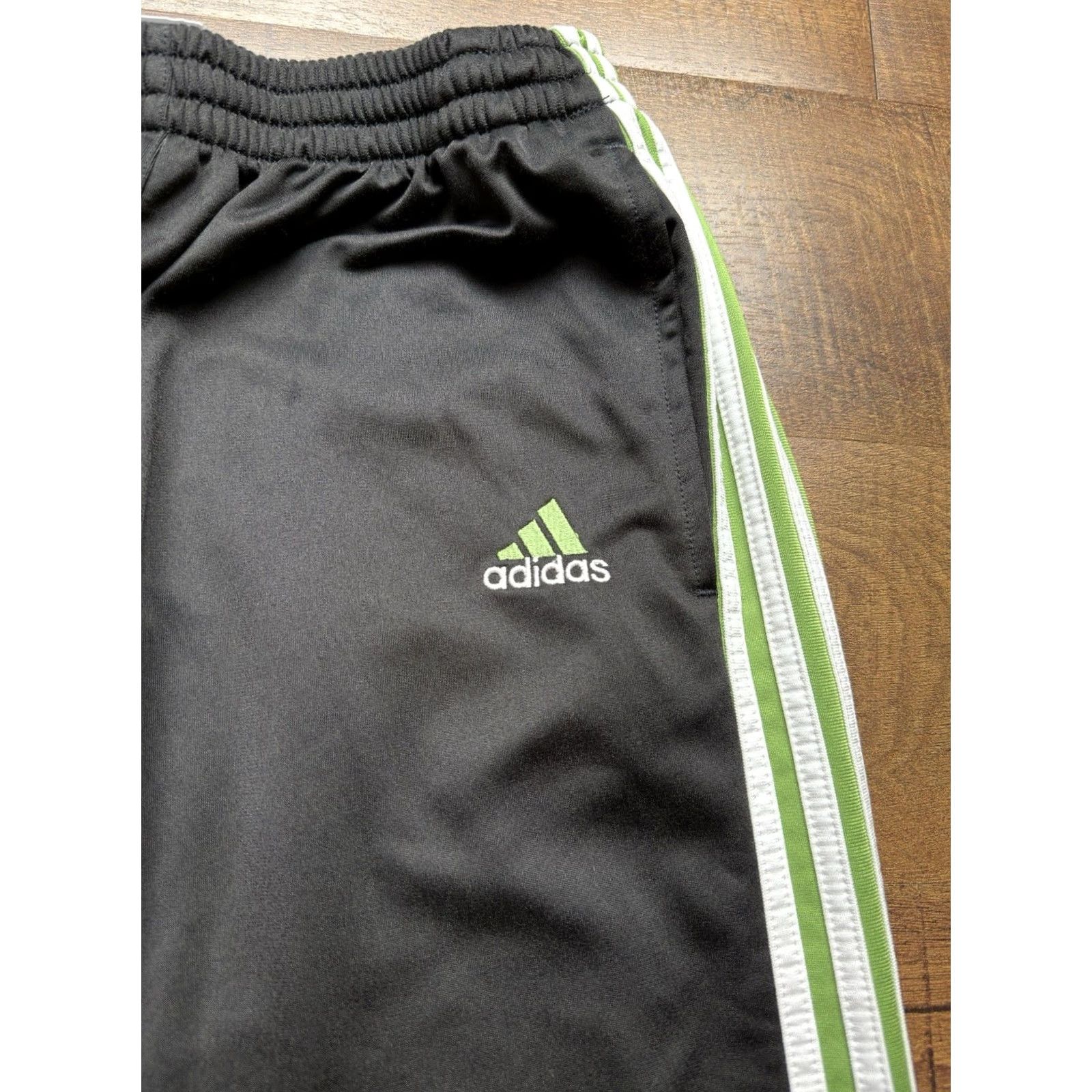 Adidas VINTAGE Adidas Track Pants Mens M 30 Inseam Black Green Tear Away Pockets Elastic Waist 90s Size US 31 - 5 Thumbnail