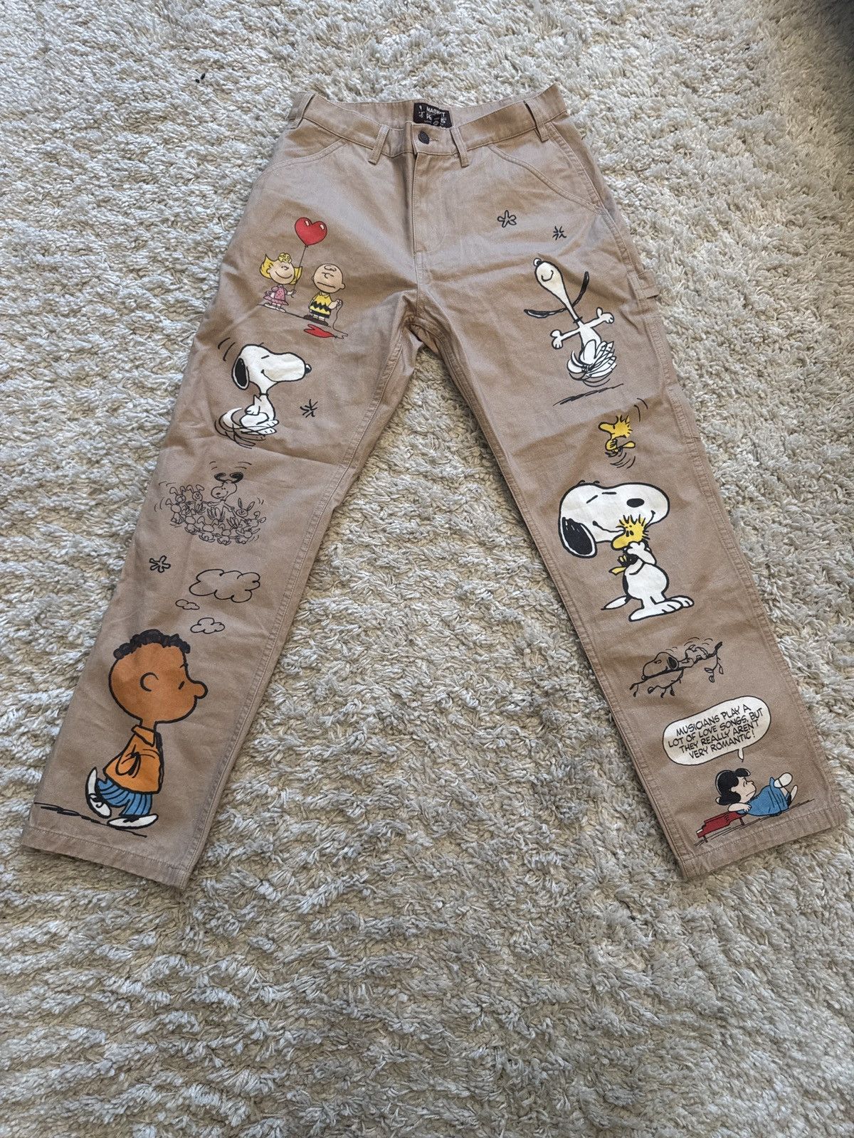 Market × Peanuts Market Peanuts Senior Pants ‘Khaki’ Size US 30 / EU 46 - 1 Thumbnail