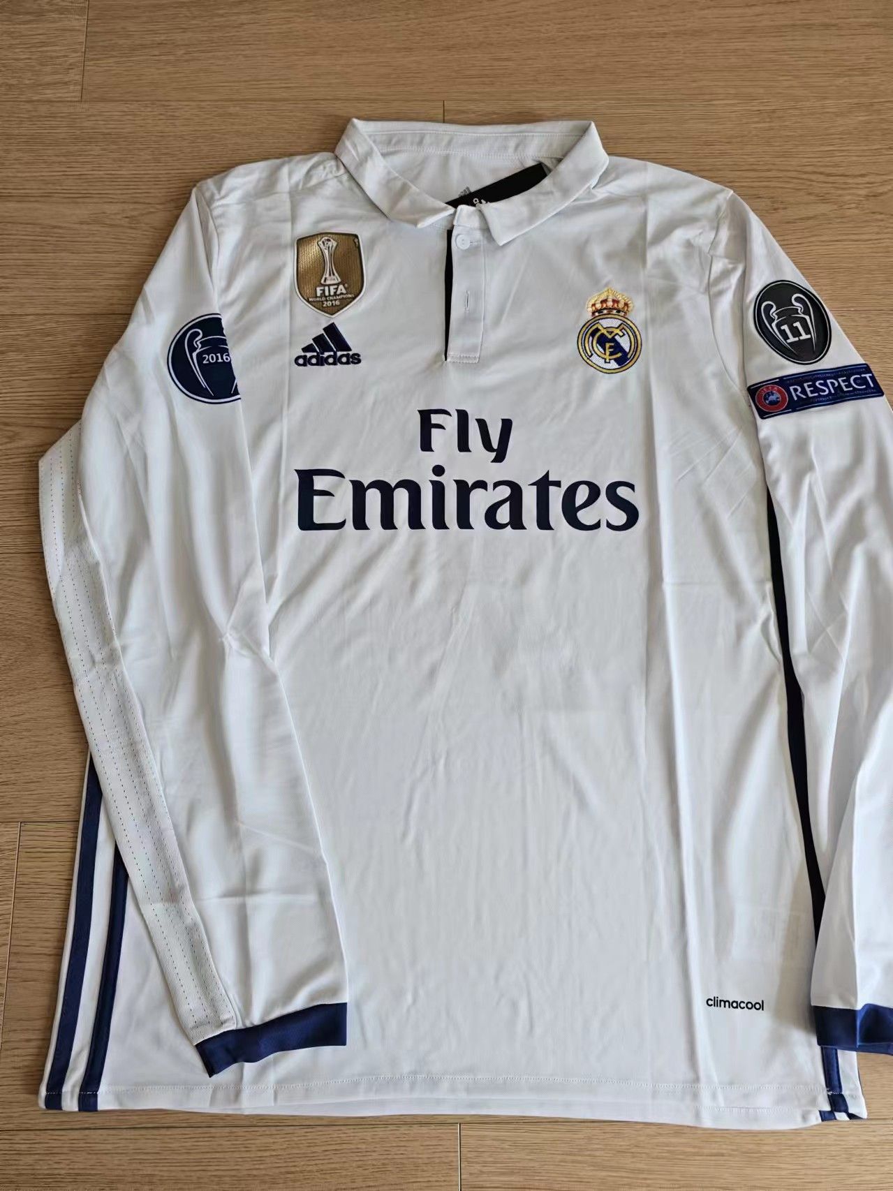 Other 2016 17 Real Madrid #7 C Ronaldo Jersey Longsleeve M M Size US M / EU 48-50 / 2 - 1 Thumbnail