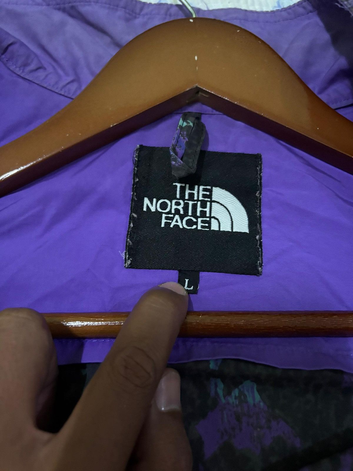 The North Face × Vintage VTG The North Face Light Jacket Abstract Art Design Size US M / EU 48-50 / 2 - 13 Thumbnail