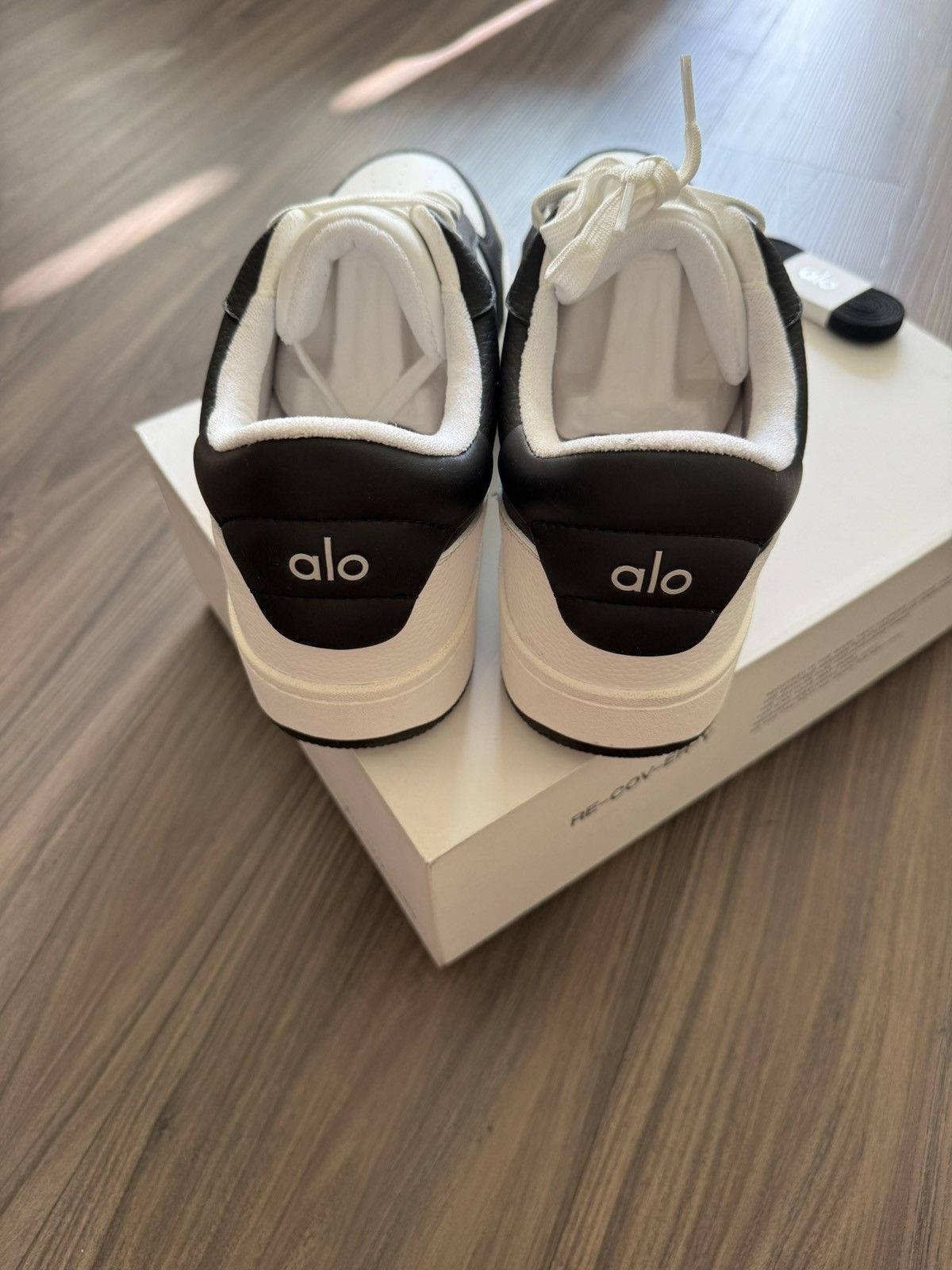 Alo Alo Recovery Mode Sneakers Black White M 11 / W 12.5 Size US 11 / EU 44 - 2 Thumbnail