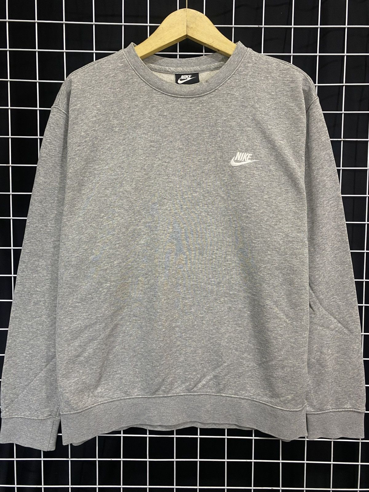 Nike NIKE SMALL LOGO CREWNECK Size US XL / EU 56 / 4 - 1 Thumbnail