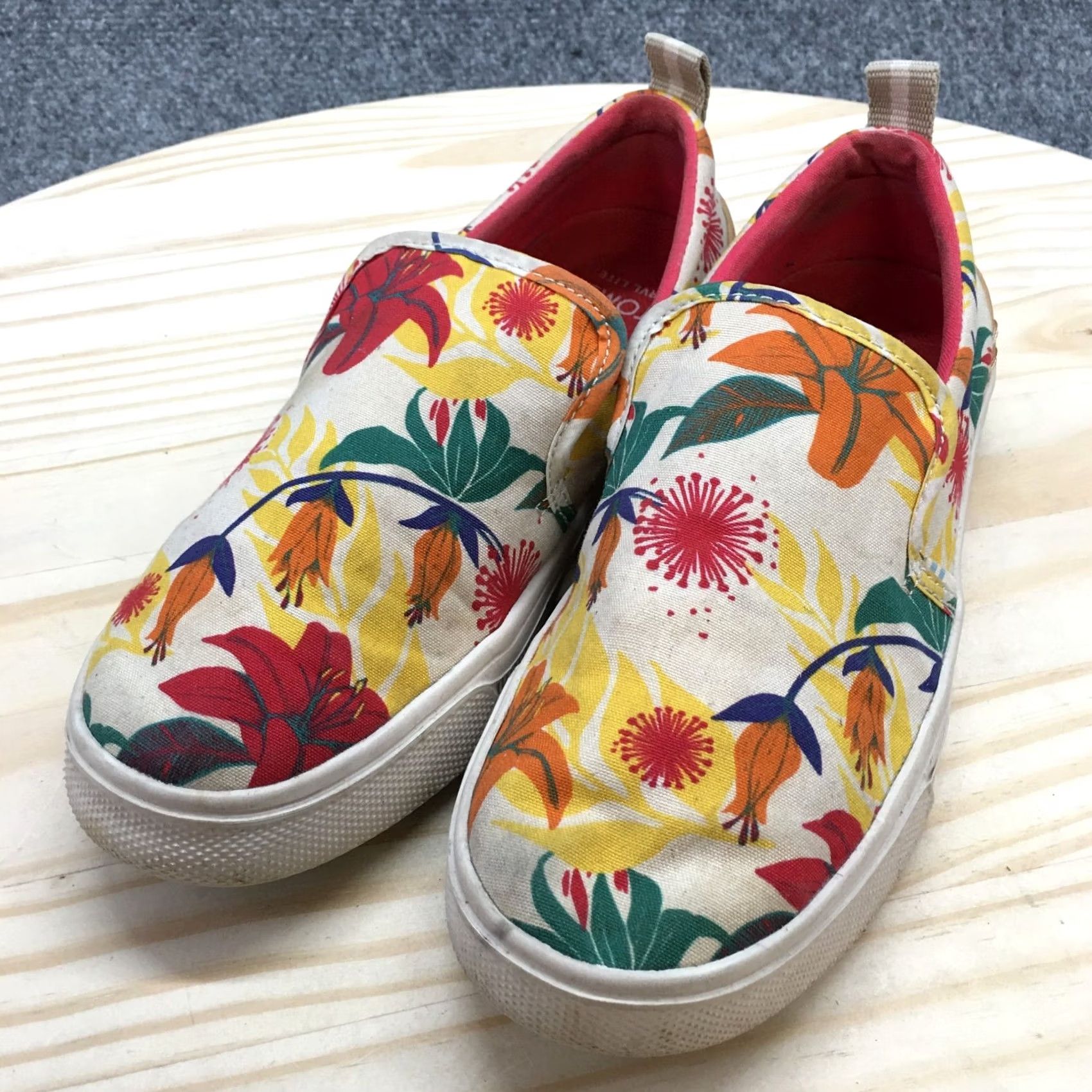 Toms TOMS Loafer Womens 6 White Trvl Lite Hawaiian Floral Slip On Sneaker Casual Shoes Size US 6 / IT 36 - 3 Thumbnail
