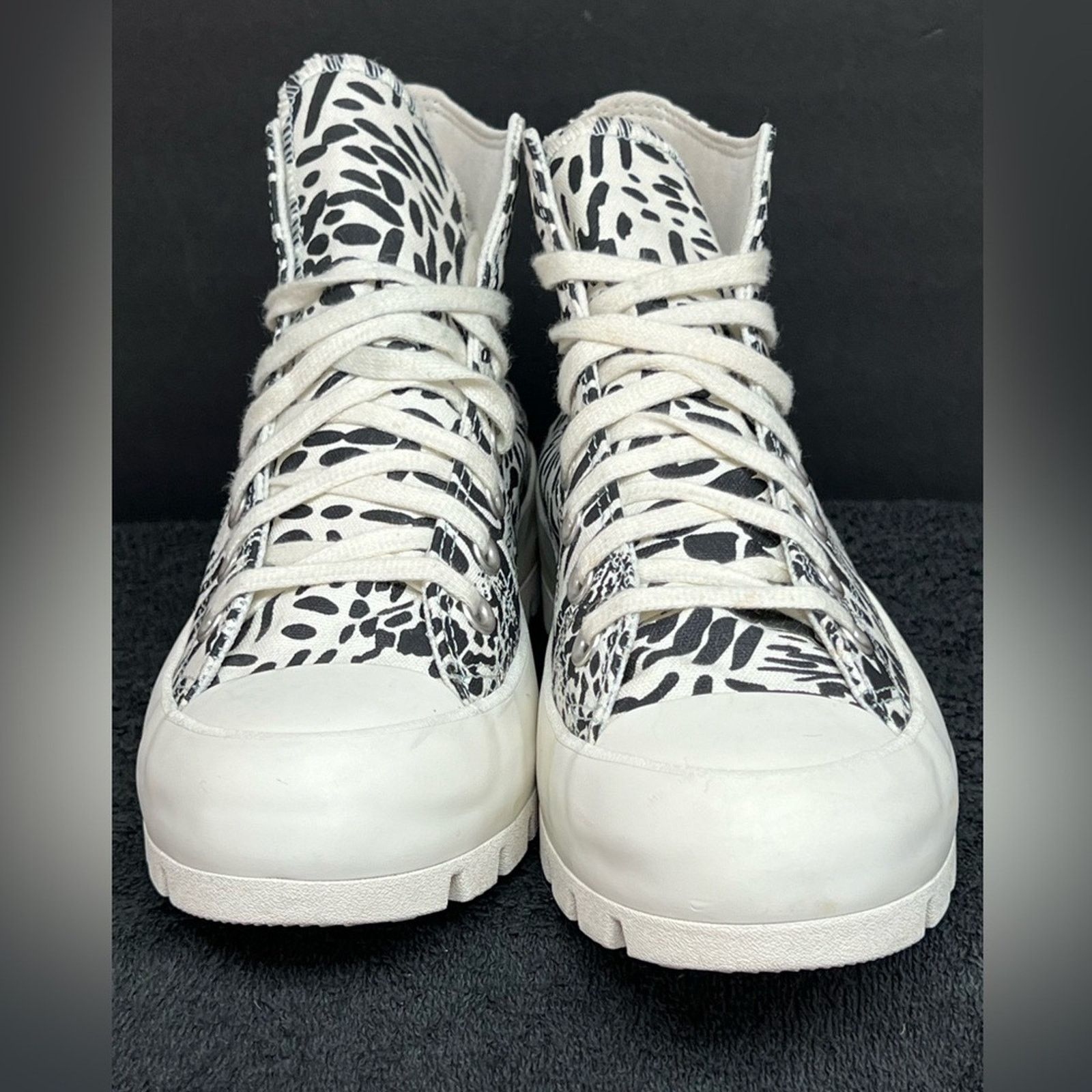 Converse Women’s Converse CTAS Lugged High Top Lift Animal Print Size US 8.5 / IT 38.5 - 4 Thumbnail