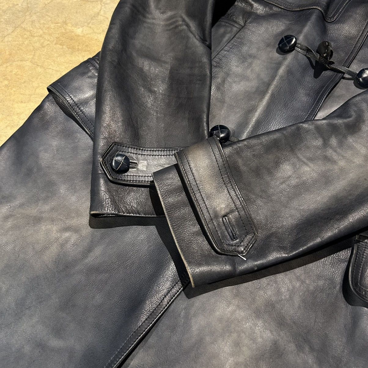 Designer × Valentino Valentino Calf Skin Patina Leather Duffle Trench Coat Rare Size US L / EU 52-54 / 3 - 5 Thumbnail