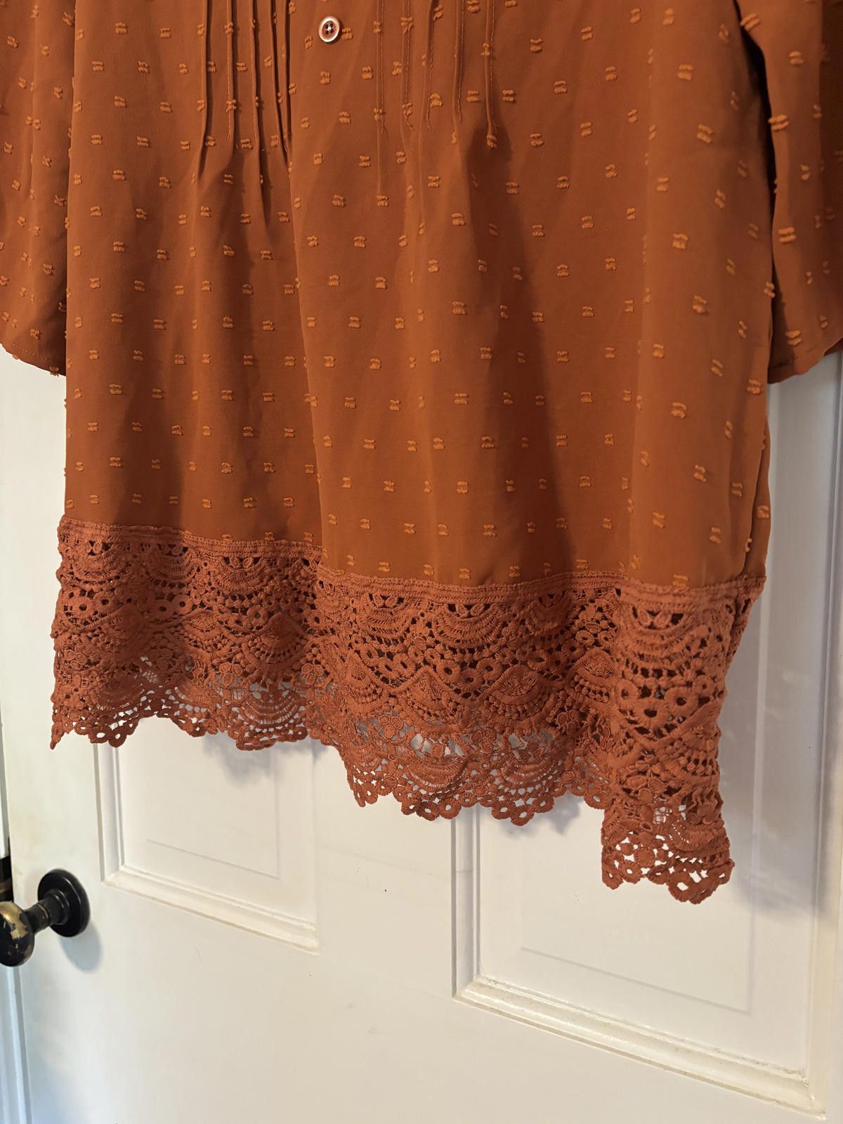 Other NWT Emery Rose Women's Rust Orange Top with Lace Hem Size M / US 6-8 / IT 42-44 - 2 Thumbnail