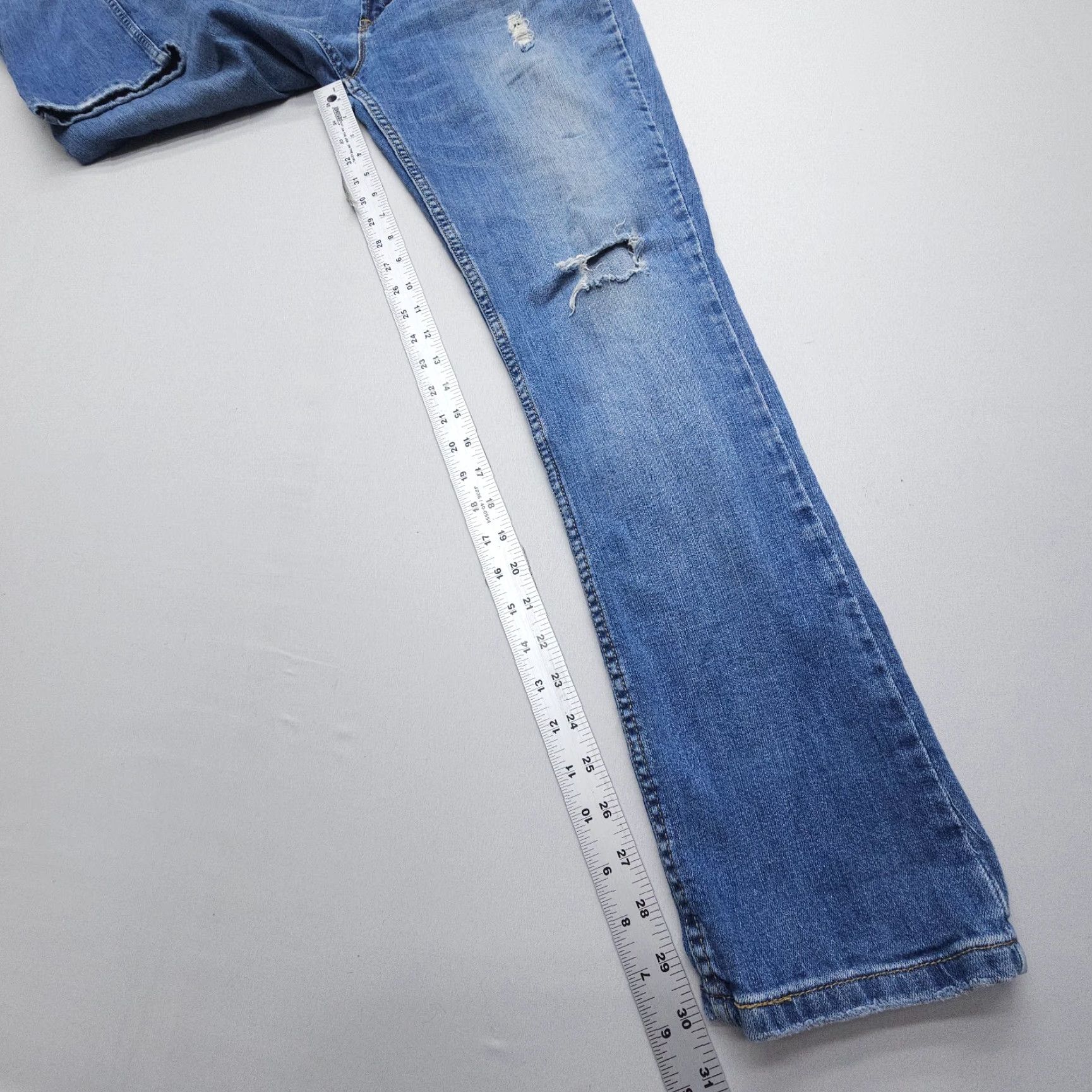 Levi's VINTAGE Levi’s 524 Too Superlow Bootcut Jeans Size 31 x 30 Measured Low Rise Y2K 2000s Levi's 500 Series Bootscut? Size 24" / US 00 / IT 34 - 5 Thumbnail