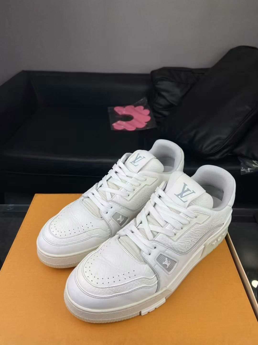 Louis Vuitton Louis Vuitton Training White Lowtop Sneakers 42 Men Size US 9 / EU 42 - 1 Thumbnail