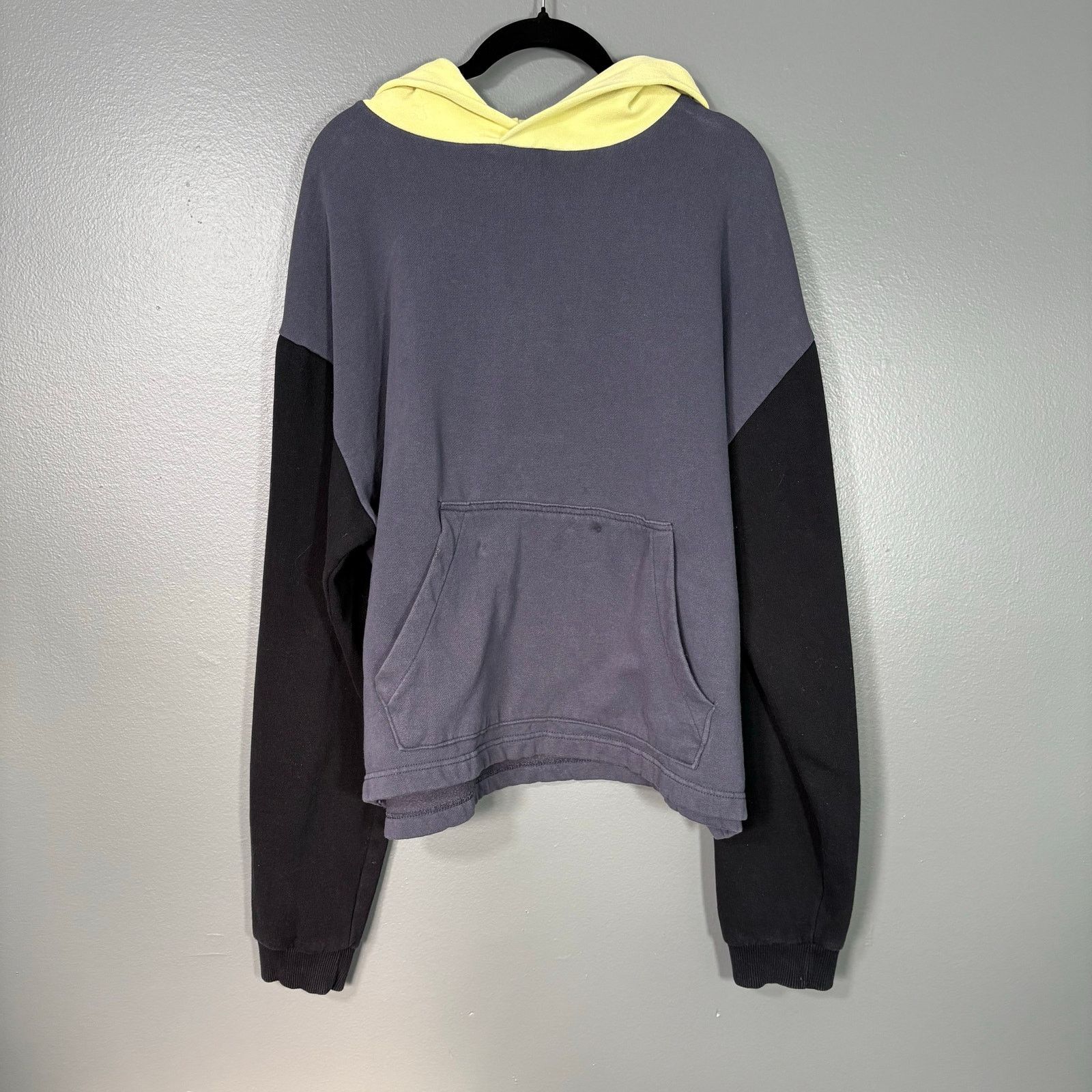 Urban Outfitters Urban Outfitters Gray Colorblock Oversized Hoodie Sweatshirt Size M / US 6-8 / IT 42-44 - 1 Thumbnail