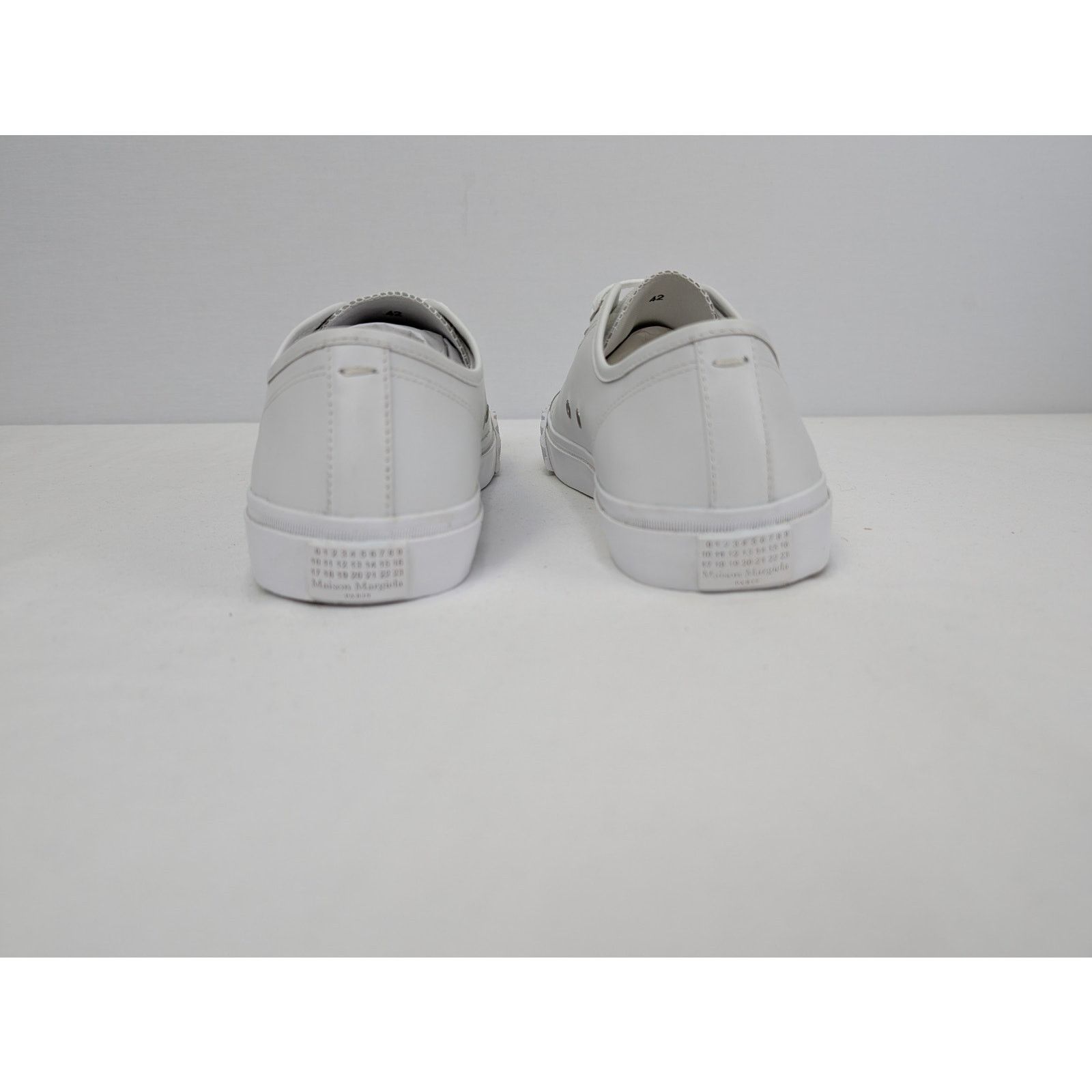 Maison Margiela o1rshd1 Tabi Low Top Sneakers in White Size US 9.5 / EU 42-43 - 13 Thumbnail