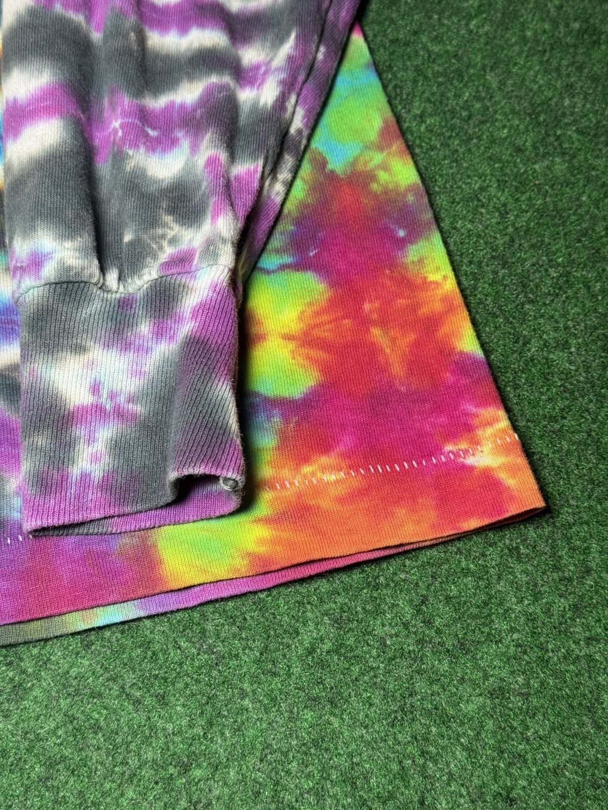 Vintage Vintage 90s INSANE Tie Dye Hippie Retro Psychedelic T Shirt Size US XL / EU 56 / 4 - 3 Thumbnail