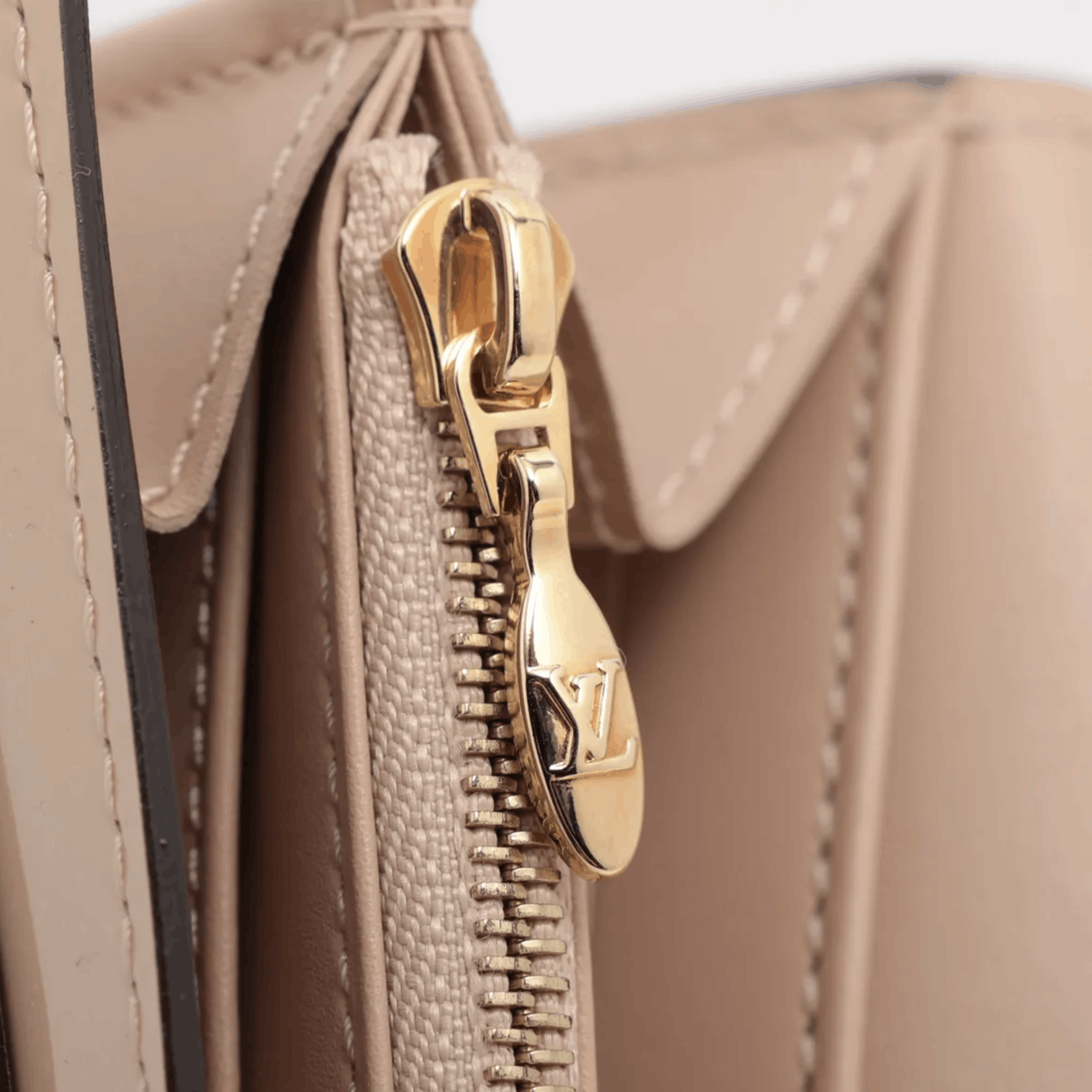 Louis Vuitton Louis Vuitton Vernis Portefeuille Louise Wallet Dune Size ONE SIZE - 9 Thumbnail