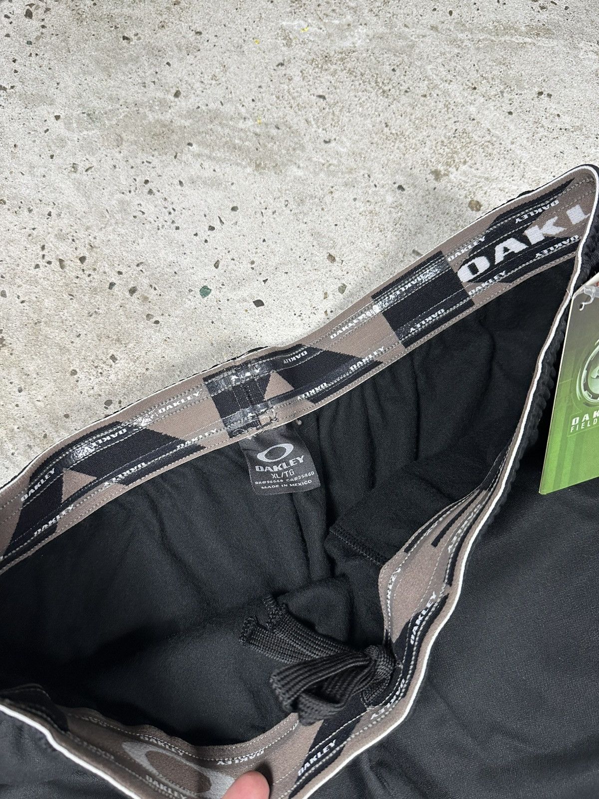 Oakley × Vintage 💥 NEW Vintage Y2K Oakley Track Pants Black Impact Baggy Size US 36 / EU 52 - 10 Thumbnail