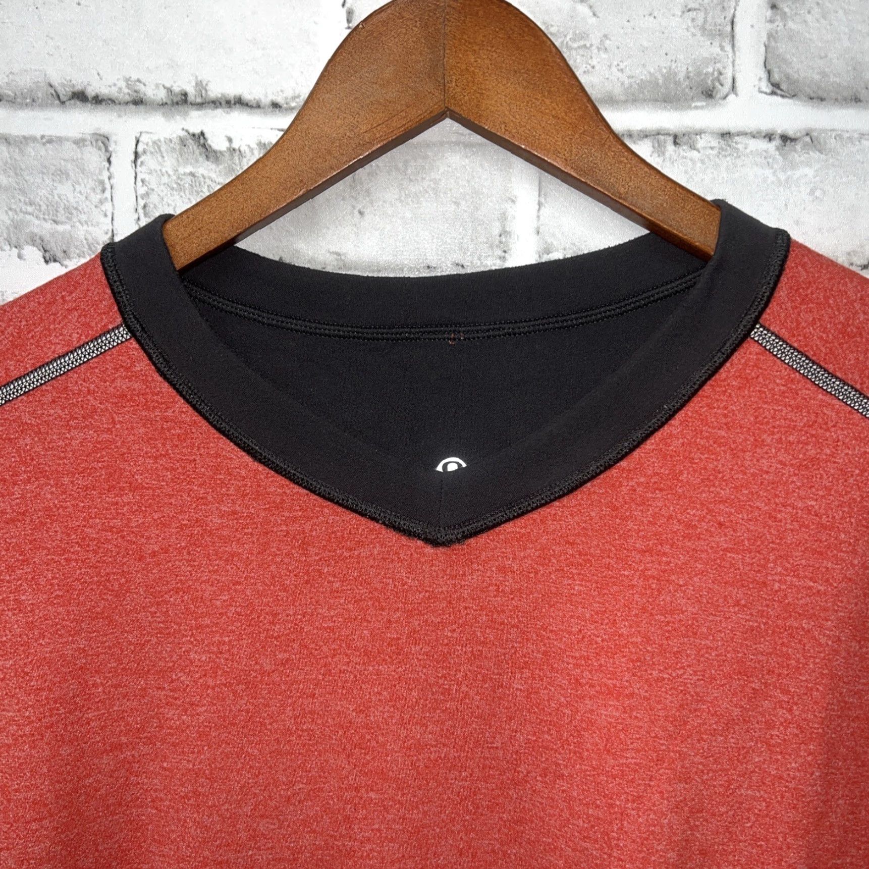 Lululemon LULULEMON Red Athletic Long Sleeve V-Neck Sweatshirt Men's Size M Size US M / EU 48-50 / 2 - 2 Thumbnail