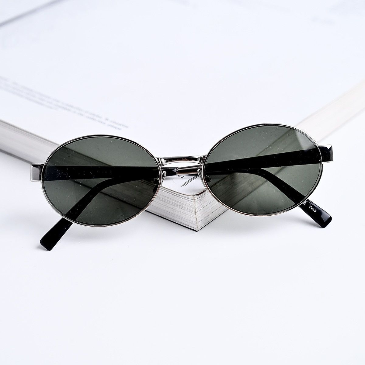 Yves Saint Laurent SAINT LAURENT SL 692 SUNGLASSES Size ONE SIZE - 8 Thumbnail
