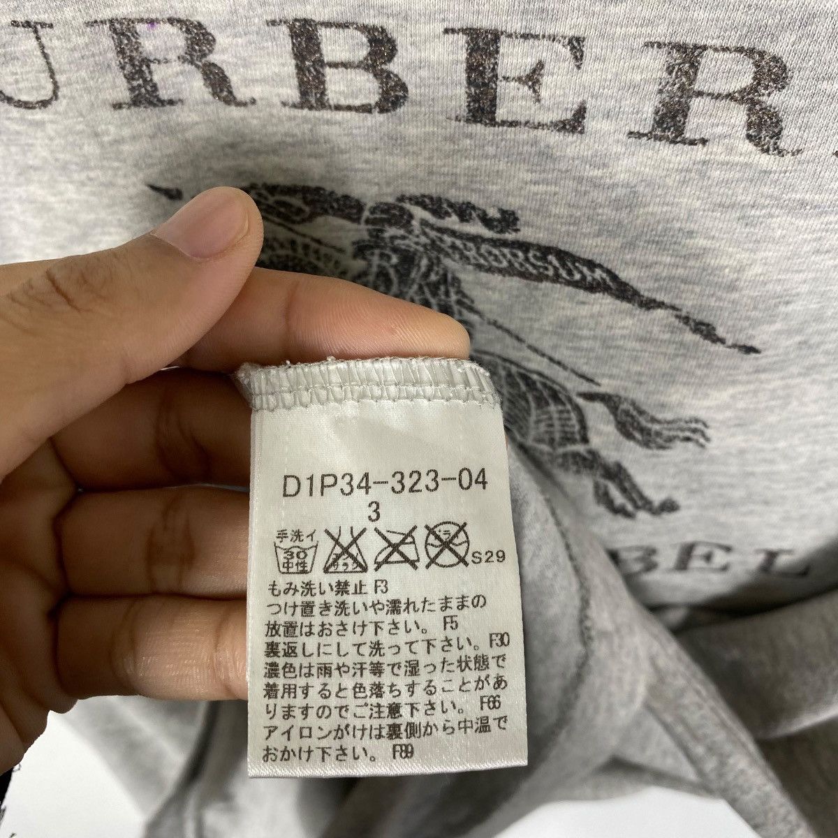 Burberry × Vintage BURBERRY BLACK LABEL Big Graphic V-Neck Tee Shirt Size 3 Size US L / EU 52-54 / 3 - 6 Thumbnail