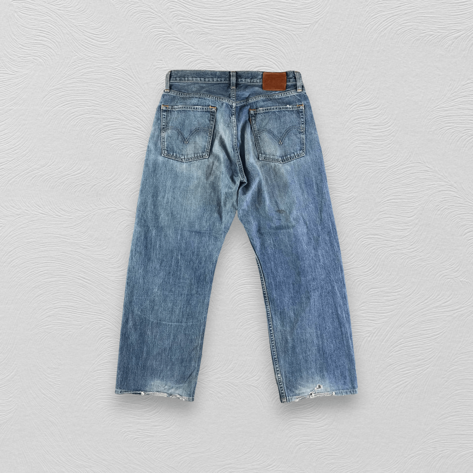 Levi's Vintage Levis 504 Jeans Medium Wash Denim KJ2193 Size US 32 / EU 48 - 2 Thumbnail