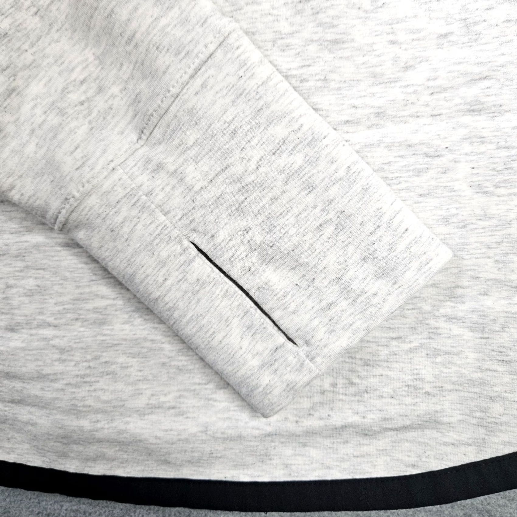 Athleta ATHLETA Hoodie Sweatshirt Pullover Women's L Light Grey Raglan Sleeve Logo Activewear All Seasons Seasonal Fall Winter Spring Summer Size L / US 10 / IT 46 - 3 Thumbnail