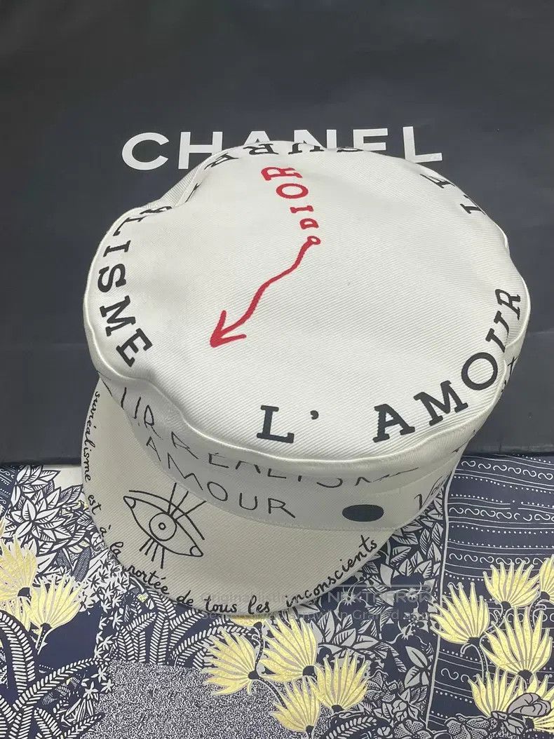 Dior Dior Size 57 White graffiti newspaper hat Size ONE SIZE - 1 Thumbnail
