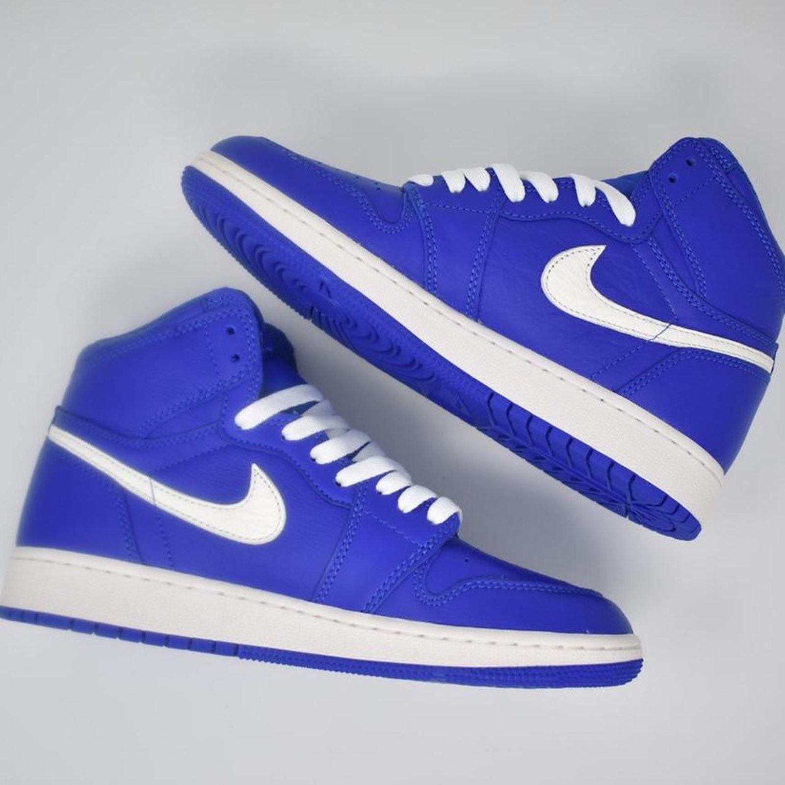 Jordan Brand 2018 Jordan 1 “Hyper Royal” Size US 7.5 / IT 37.5 - 4 Thumbnail