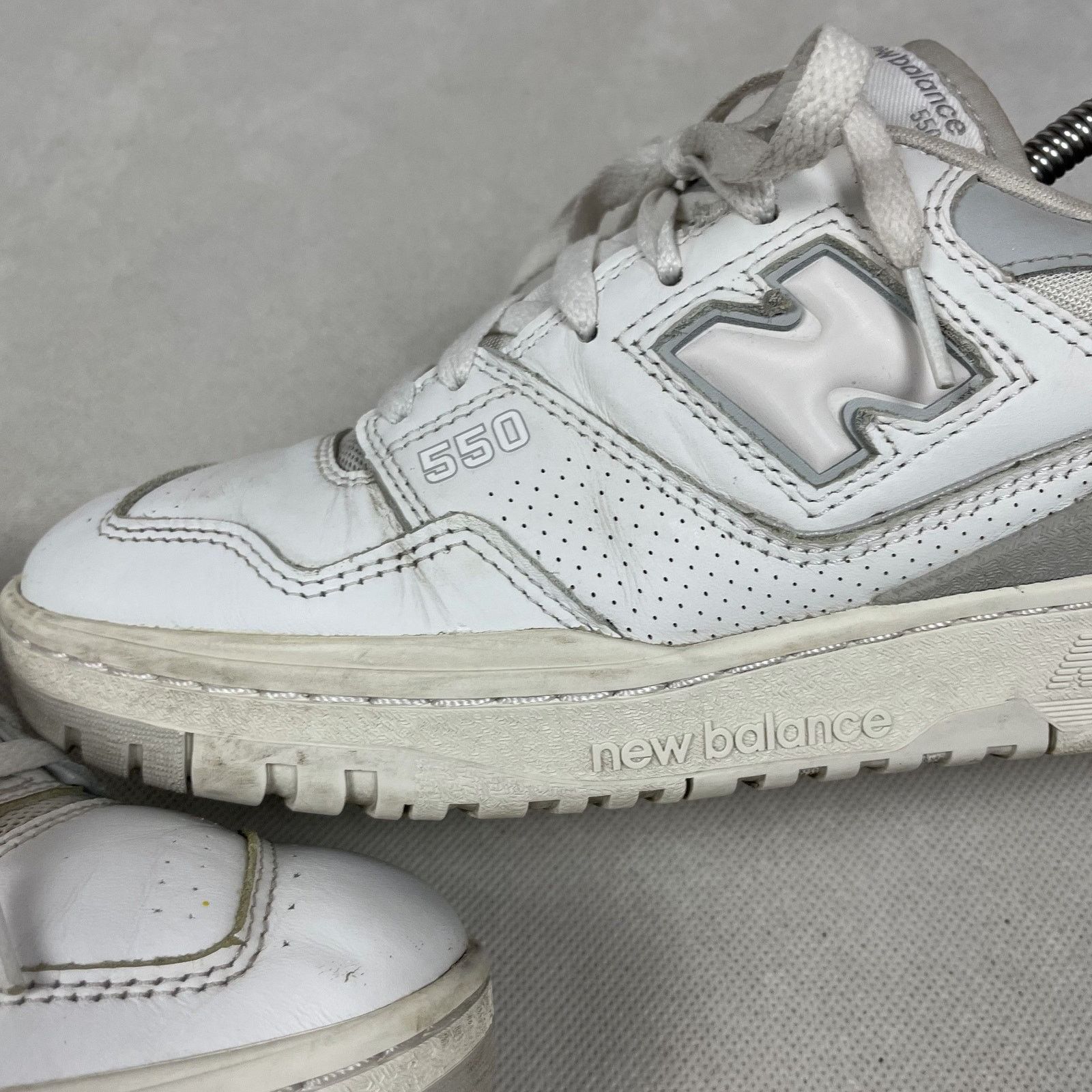 New Balance New Balance 550 BBW550CB Women's White Gray Sneakers Shoes 8 Size US 8 / IT 38 - 7 Thumbnail