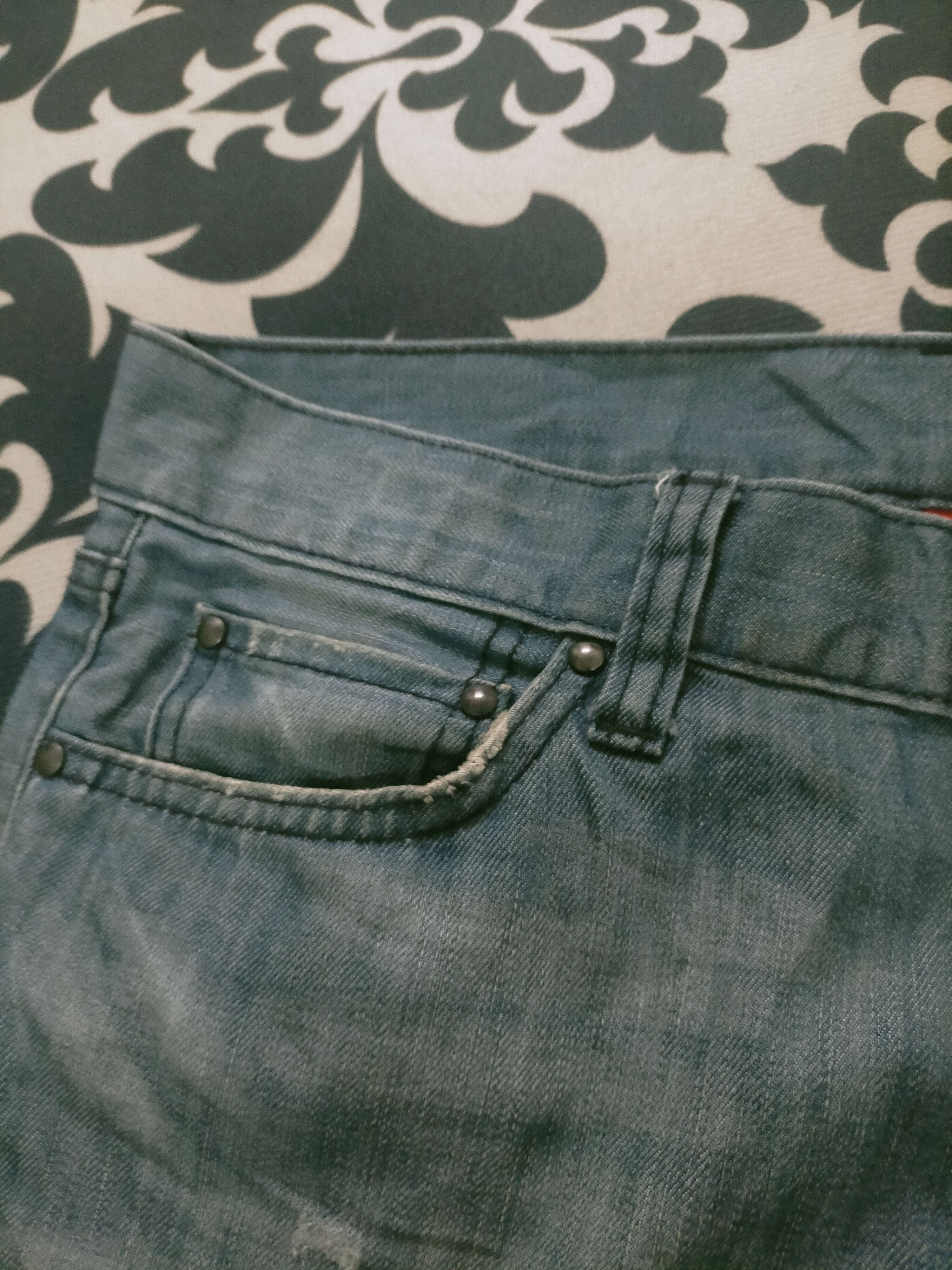 Japanese Brand × Uniqlo 🔥 Vintage Y2K Uniqlo Washed Distressed Slim Fit Jeans Size US 33 - 3 Thumbnail