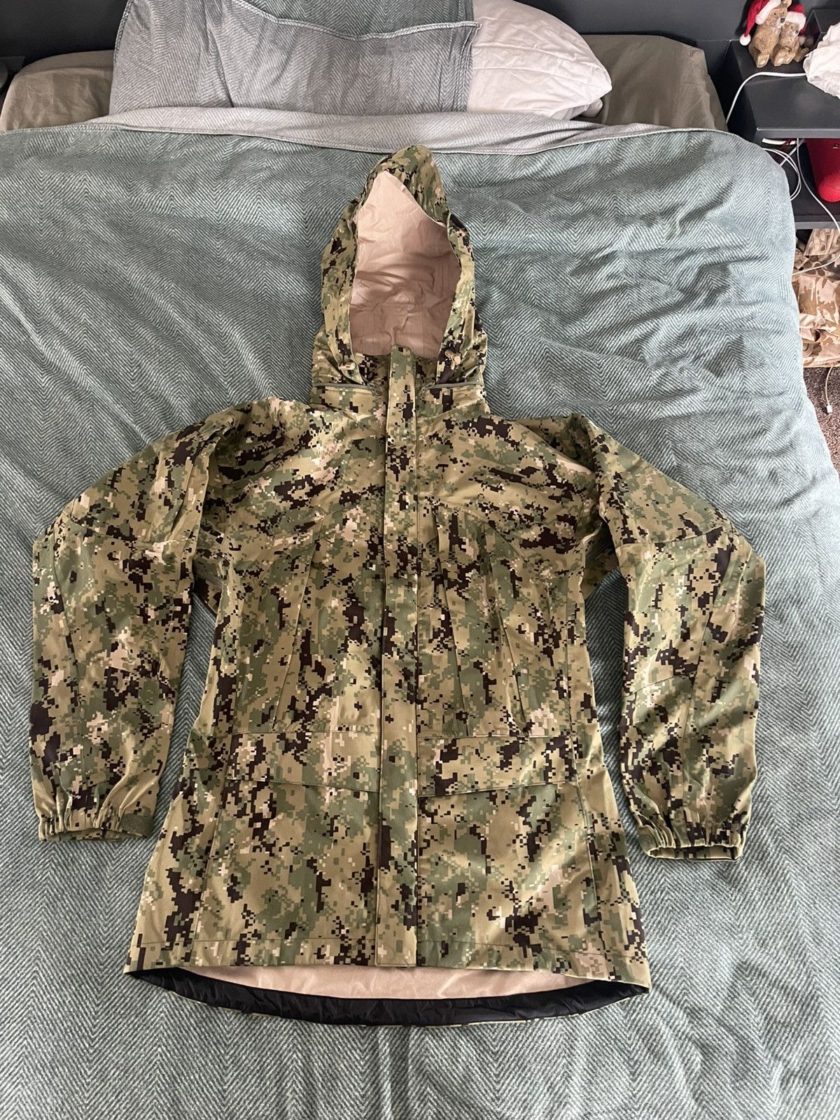 Other K-L MFG Level 8 Alpha Parka AOR2 Medium Size US M / EU 48-50 / 2 - 1 Thumbnail