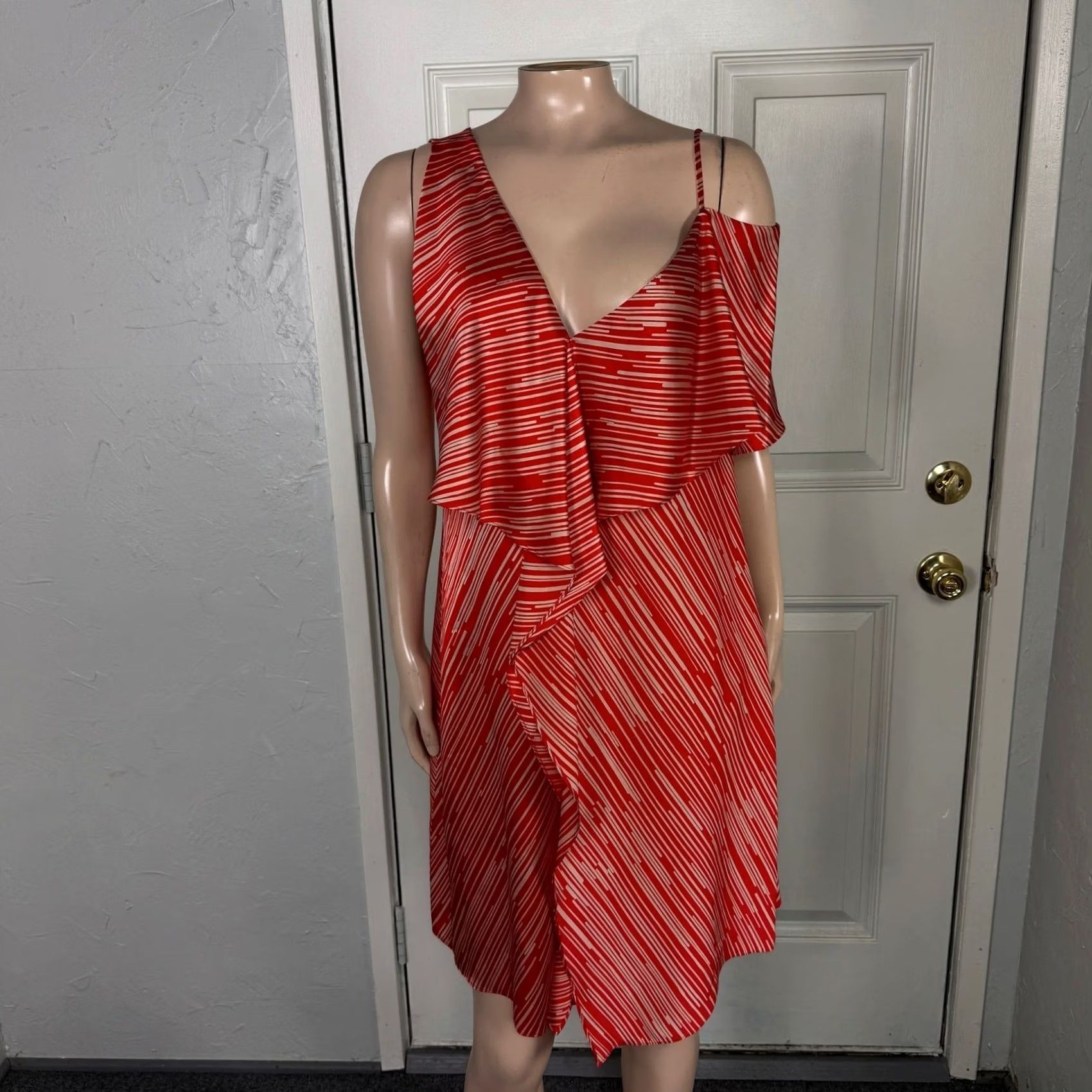 Diane von Furstenberg Diane von Furstenberg Dress Womens 10 Silk Striped Ruffle Designer Party Knee Length Red Size L / US 10 / IT 46 - 2 Thumbnail