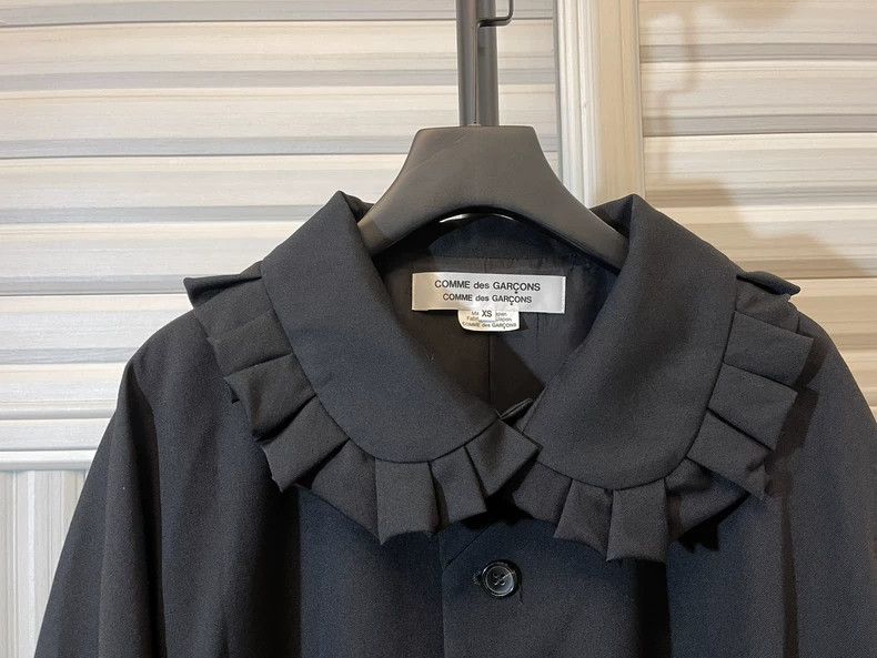 Comme des Garcons Comme Des Garcons Wool coat with ruffled collar, black Size XS / US 0-2 / IT 36-38 - 3 Thumbnail