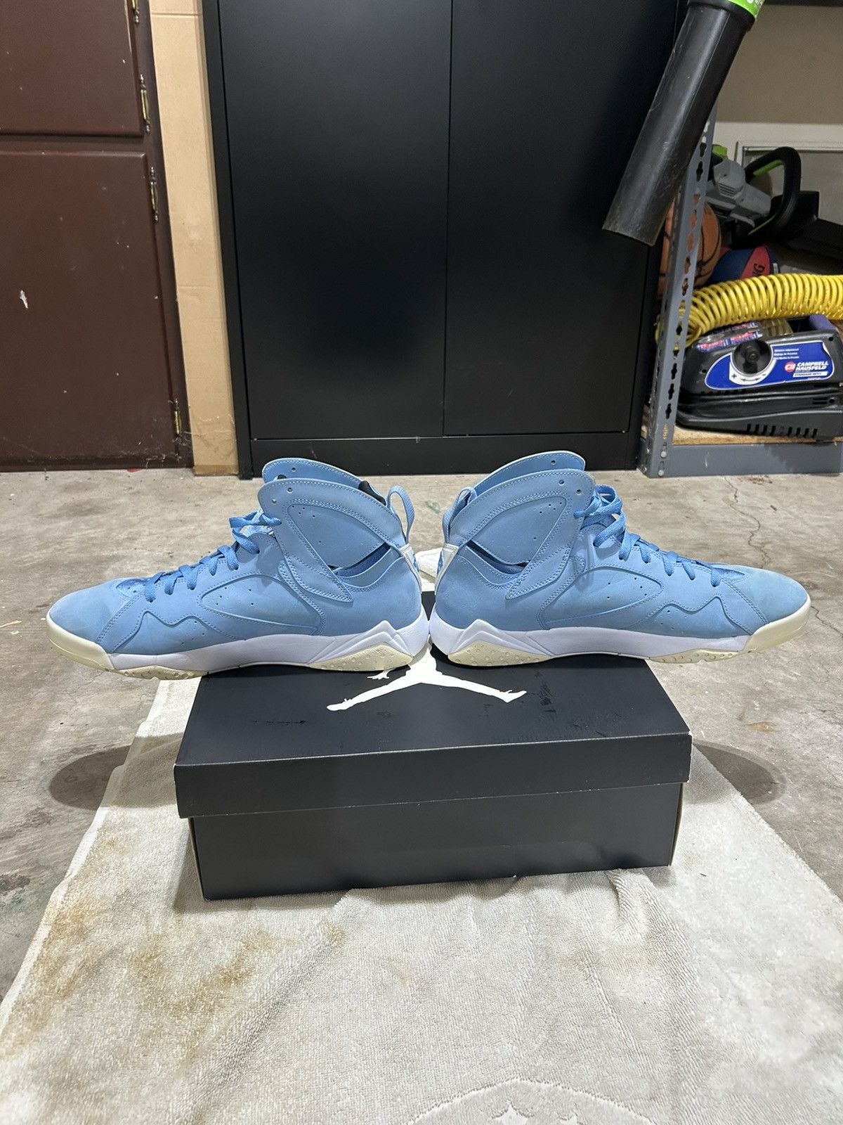 Jordan Retro 7 “Pantone