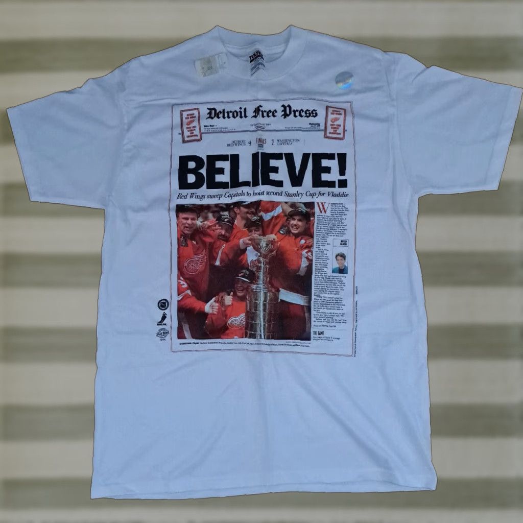 Tultex Detroit Red Wings T-Shirt NWT LG White Hockey Free Press Front Page 1998 Champions Mens L Short Sleeve Tultex Shirt Size US L / EU 52-54 / 3 - 1 Thumbnail