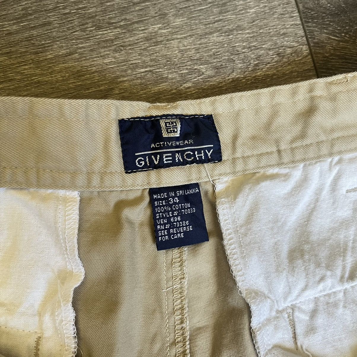 Givenchy Vintage 2000s Givenchy Activewear Paris Cargo Beige Shorts Size US 34 / EU 50 - 8 Thumbnail